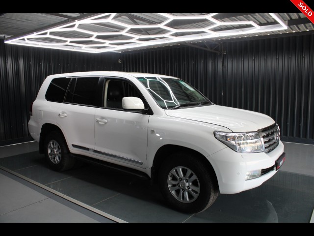 BUY TOYOTA LAND CRUISER 2011 200 V8 4.5D-4D VX A/T SUNROOF ONLY 251484KM, Struben Street Motors