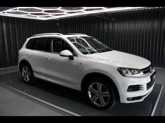 BUY VOLKSWAGEN TOUAREG 2013 3.0 V6 TDI TIP BLU MOT (180KW) NAV+PANROOF, Struben Street Motors