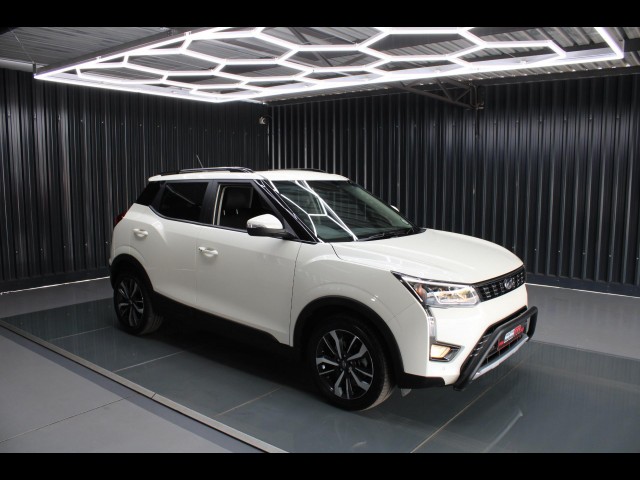 BUY MAHINDRA XUV300 2022 1.5D (W8) SUNROOF+NAV 1-OWNER 20201KM FSH, Struben Street Motors