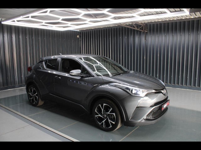BUY TOYOTA C-HR 2019 1.2T PLUS CVT ONLY 96647KM FSH, Struben Street Motors
