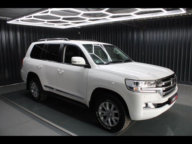 BUY TOYOTA LAND CRUISER 2018 200 V8 4.5D-4D V8 VX-R A/T 1-OWNER ONLY 103902KM FSH, Struben Street Motors