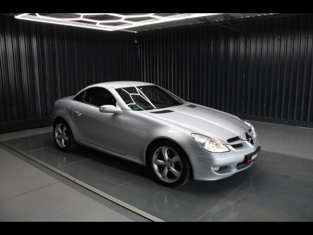 BUY MERCEDES-BENZ SLK-CLASS 2005 SLK 350 AUTO ONLY 71133KM FSH, Struben Street Motors