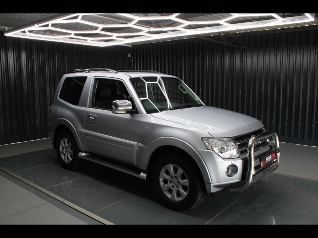 BUY MITSUBISHI PAJERO 2011 3.2 DI-DC GLS EXCEED SWB A/T ONLY 60163KM FSH, Struben Street Motors