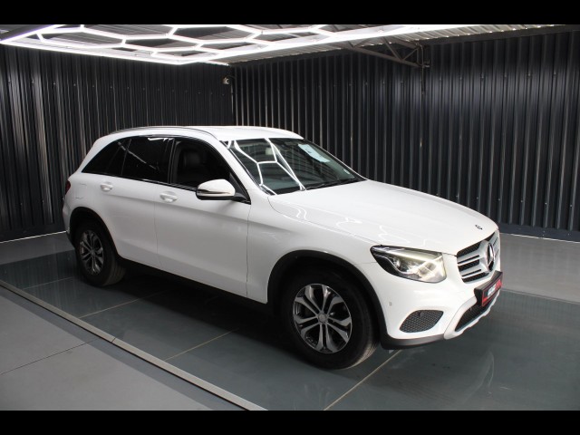 BUY MERCEDES-BENZ GLC 2016 220D 4MATIC 1-OWNER, Struben Street Motors