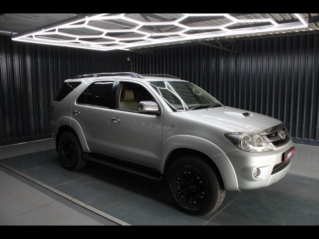 BUY TOYOTA FORTUNER 2006 3.0D-4D 4X4 , Struben Street Motors
