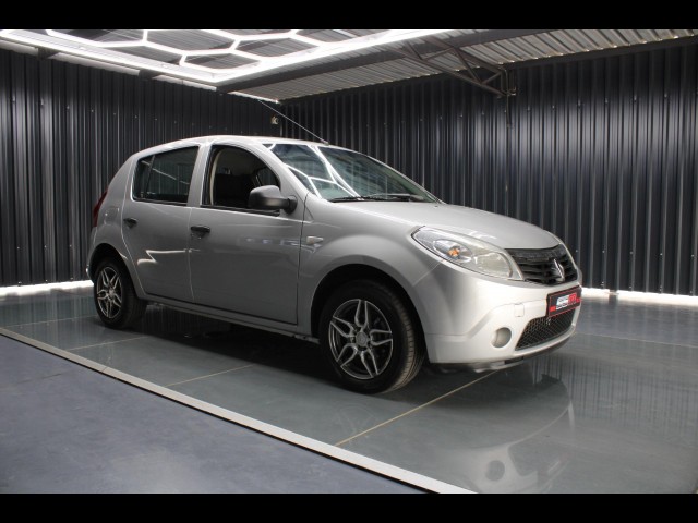 BUY RENAULT SANDERO 2013 1.4 AMBIANCE, Struben Street Motors