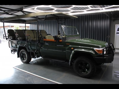 2011 Toyota Land Cruiser Pick Up