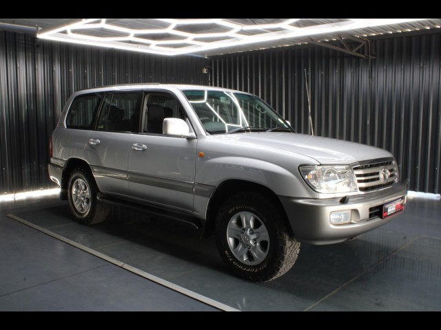 BUY TOYOTA LAND CRUISER 2006 100 VX TD A/T, Struben Street Motors