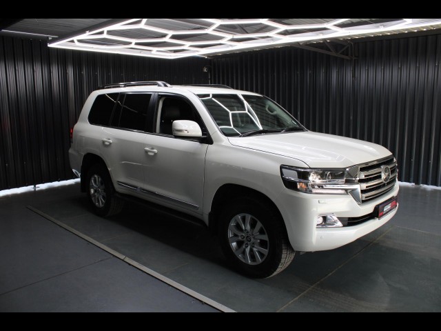 BUY TOYOTA LAND CRUISER 2019 200 V8 4.5D VX-R A/T, Struben Street Motors