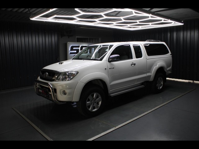 BUY TOYOTA HILUX 2011 2011 TOYOTA HI-LUX HILUX 3.0D-4D RAIDER XTRA CAB P/U S/, Struben Street Motors