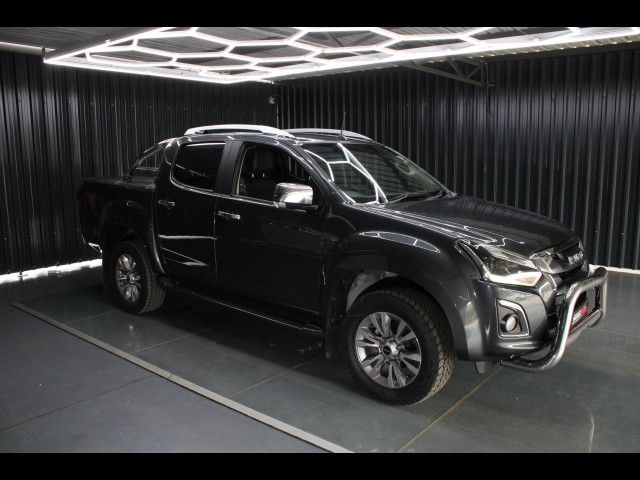 BUY ISUZU KB  2018 2018 ISUZU 2018 ISUZU KB 300 D-TEQ LX A/T 4X4 P/U D/C, Struben Street Motors